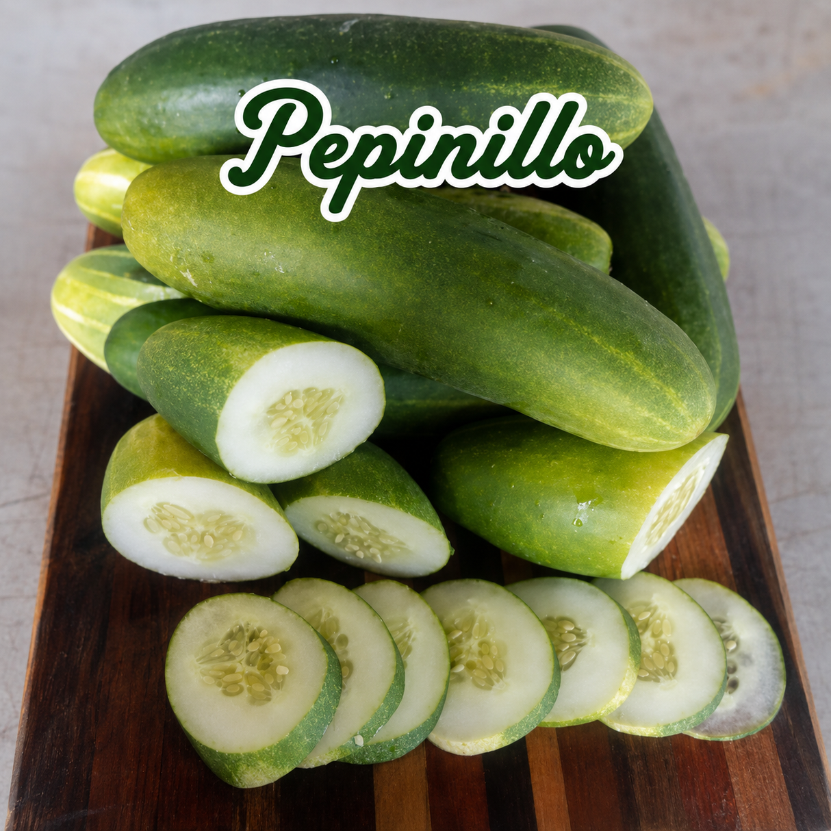 Lechuga, tomate y pepino cultivados en casa